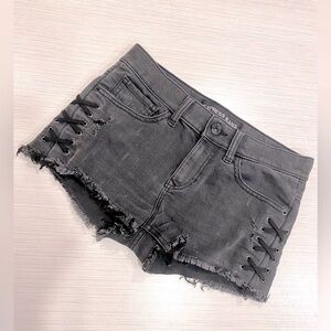 Express - Women’s Cropped Jean Shorts